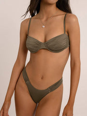 Düz Bağlamalı İki Parçalı Bikini Mayo