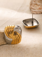 İki Renkli Dalgalı Kare Küpeler