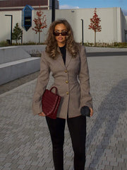 Edith V Yakalı Mont