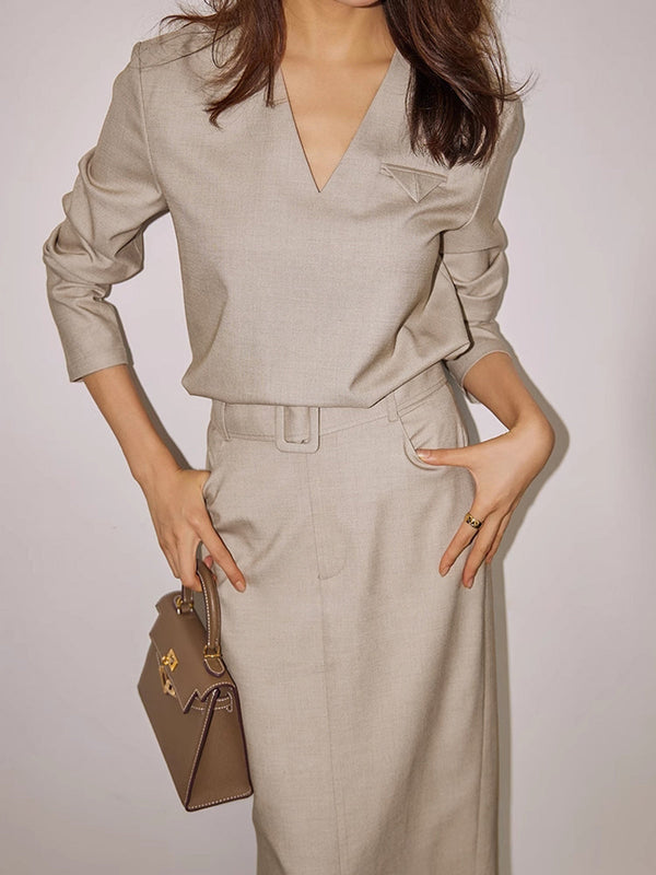 Düz V Yakalı Kemerli İki Parça Etek Takımı