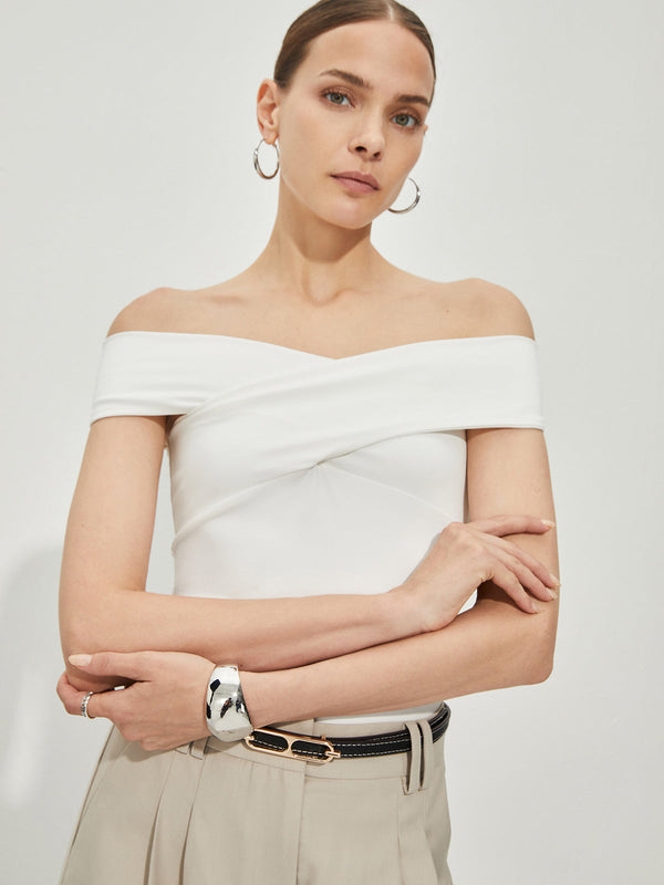 Şık Omuz Açık Tişörtler