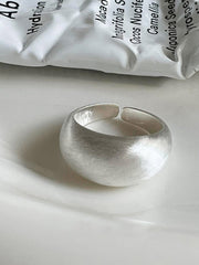 Minimalist Oval Fırçalanmış Yüzük