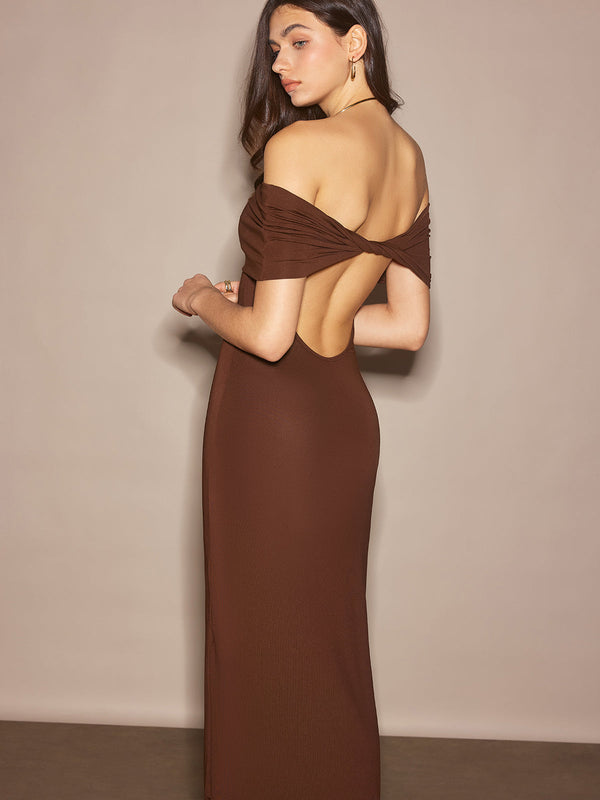 Omuzları Açık, Büzgülü, İnce Uzun Elbise