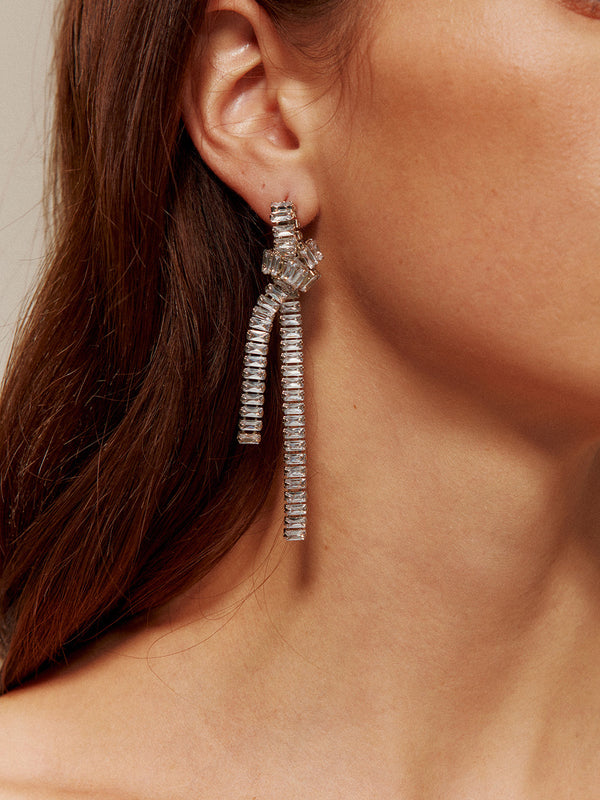 Yapay Elmas Düğümlü Püskül Küpeler