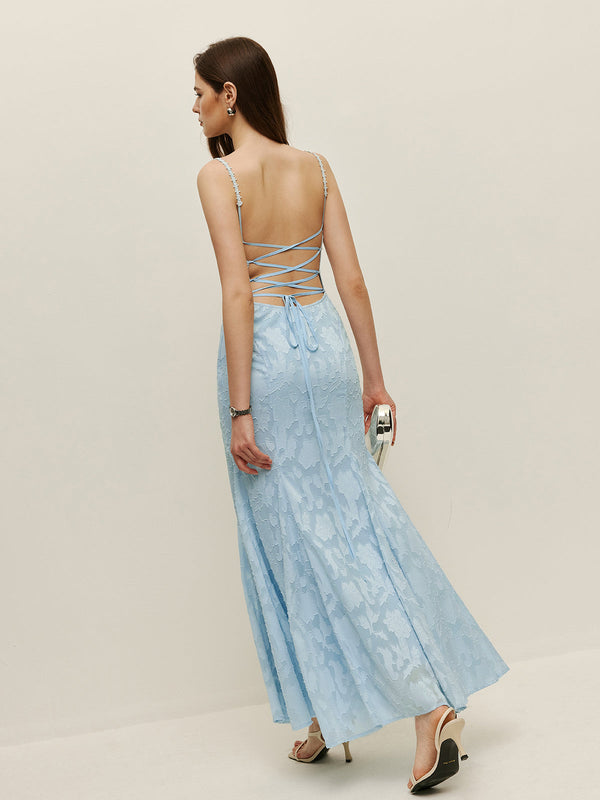 Bağcıklı Sırtlı Çiçekli Dantel Elbise