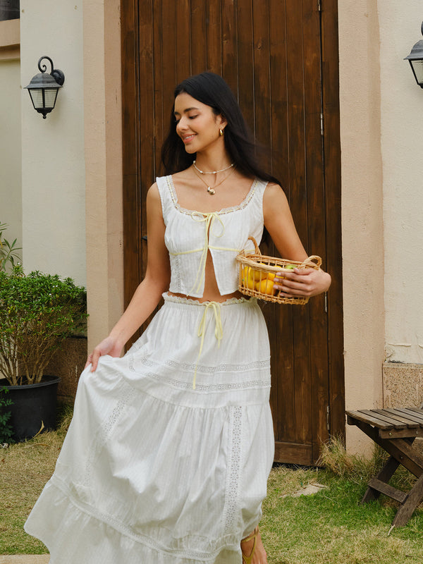 Dantel Kenarlı Önden Bağlamalı Kısa Üst Ve Etek Takımı