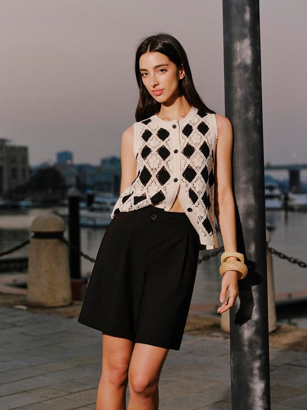 İşlemeli Elmas Desenli Örgü Yelek