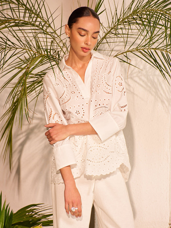 Pamuklu İğne Oyası İşlemeli Yarı Şeffaf Üst