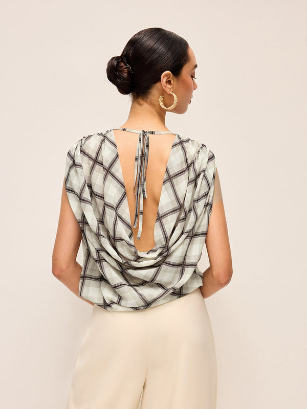 Kolsuz Ekose Sırtı Açık Şifon Gömlek