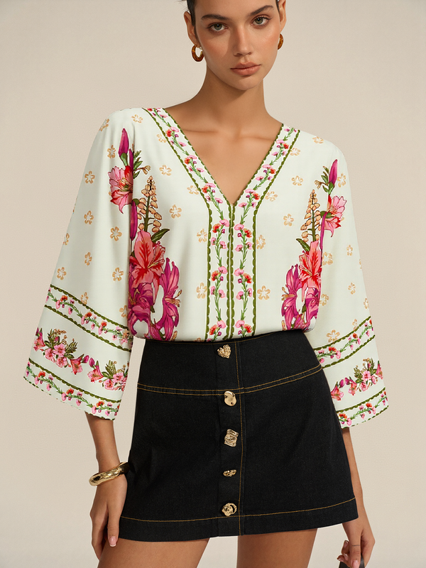 Çiçek Desenli V Yakalı Bağcıklı Body